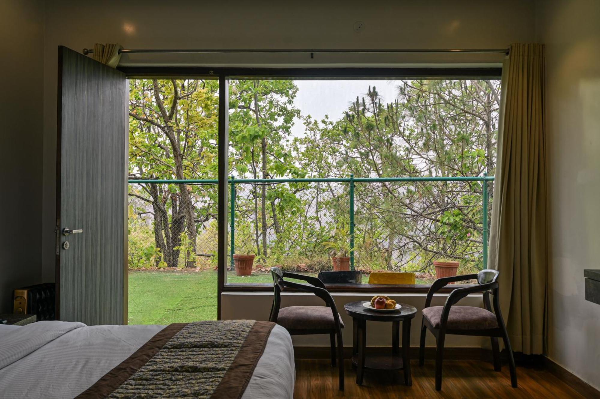 Aavaas Hill Resort Лансдаун Экстерьер фото